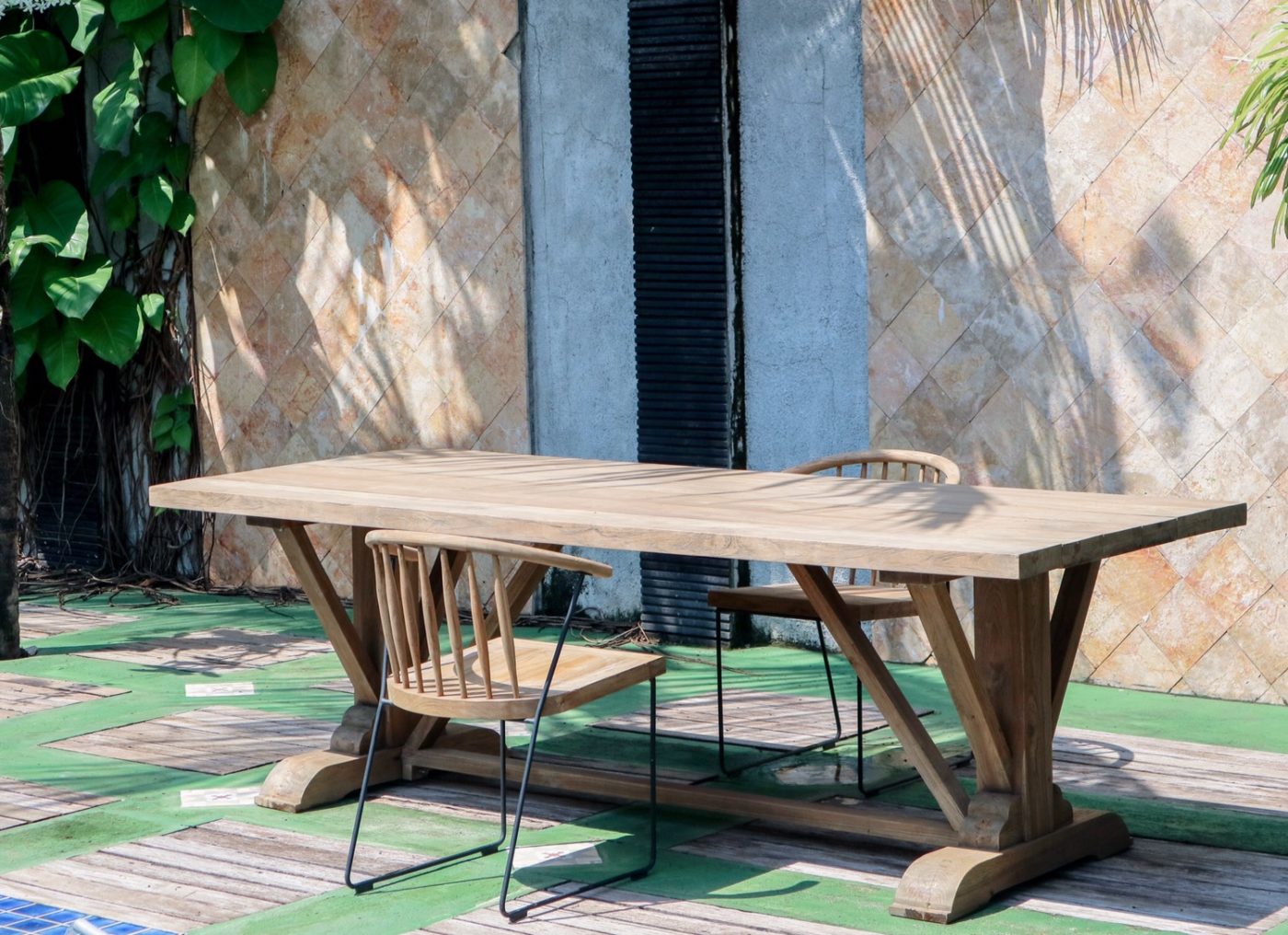 outdoor teak furniture